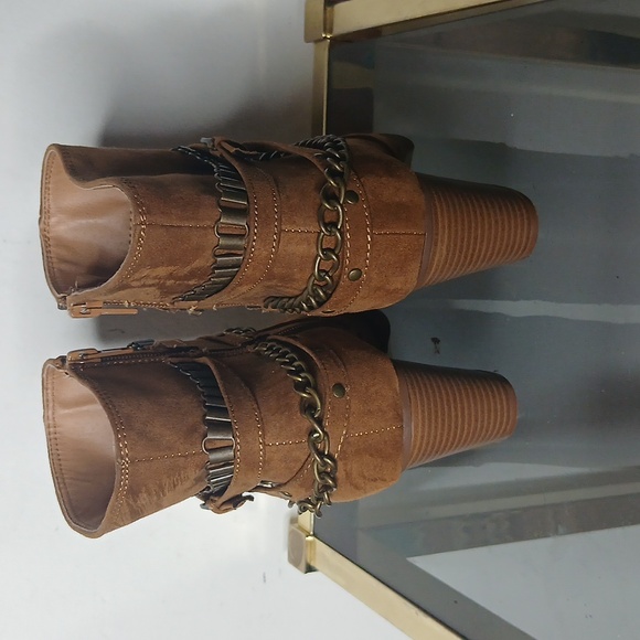 JustFab Kualeah Chain Strap Ankle Boots Size 9 - Picture 4 of 15
